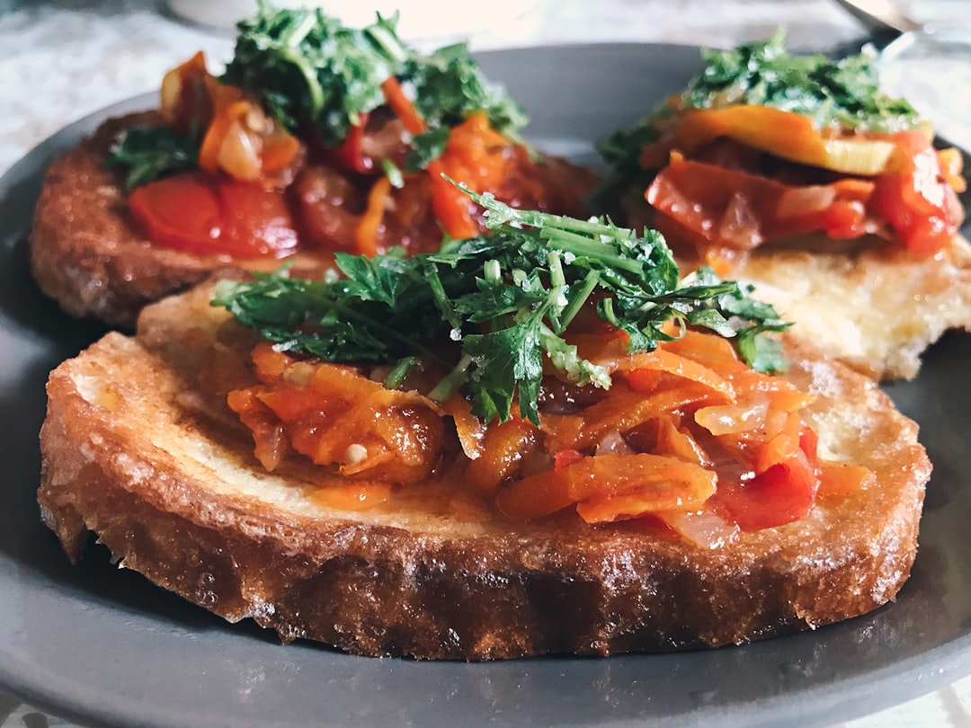 Wytrawna tarta z warzywami – prosty przepis na efektowny obiad lub kolację